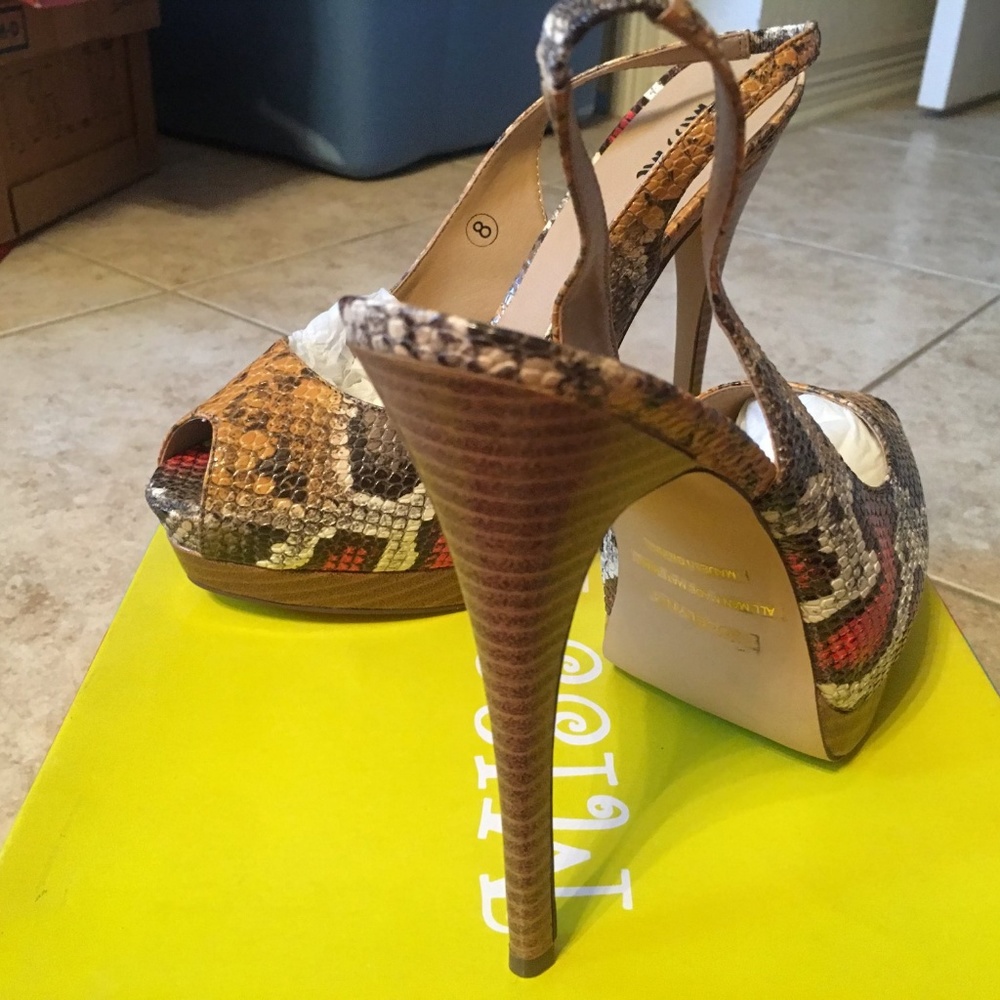 #MissMe Brand Heels / Slingbacks Faux Snake - Picture 3 of 3